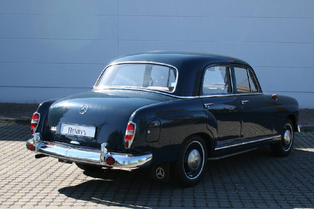 Detail a: Mercedes Benz 190b W 121, Fahrgestellnummer: 12101010014894, EZ 08/1960, Laufleistung ca. 50.562 km abgelesen, HU 10/2017, H-Zulassung, 59kW/ 80 PS, ...