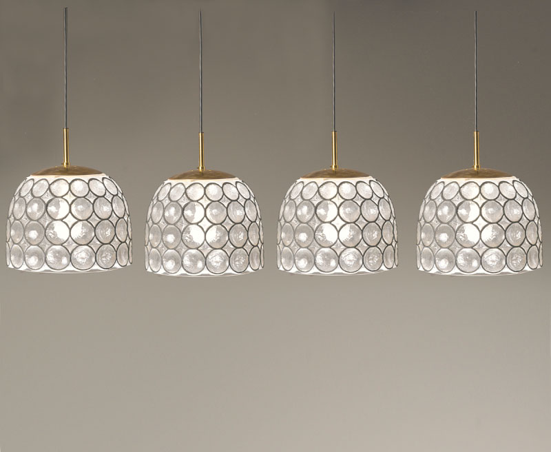 Vier Pendellampen, Glashütte Limburg, Formglas, je 1 Brennstelle, Elektrifizierung nicht geprüft, Höhe je ca. 88 cm,