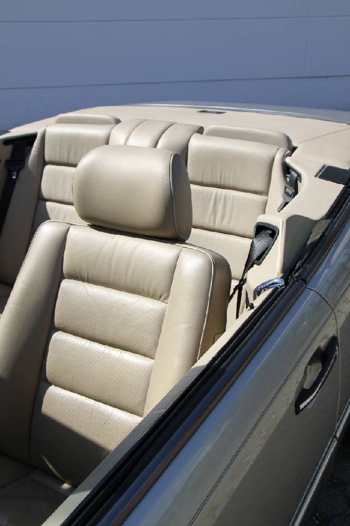 Detail c: Mercedes-Benz CE 320 W124, Fahrgestellnummer: WDBEA66E2SC281811, EZ 02/1996, aktuell noch US registriert, 2. Hand, Laufleistung ca. 132.827 miles, ...
