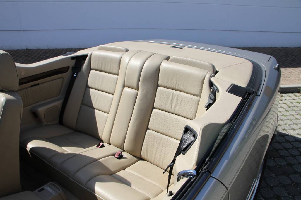 Detail d: Mercedes-Benz CE 320 W124, Fahrgestellnummer: WDBEA66E2SC281811, EZ 02/1996, aktuell noch US registriert, 2. Hand, Laufleistung ca. 132.827 miles, ...