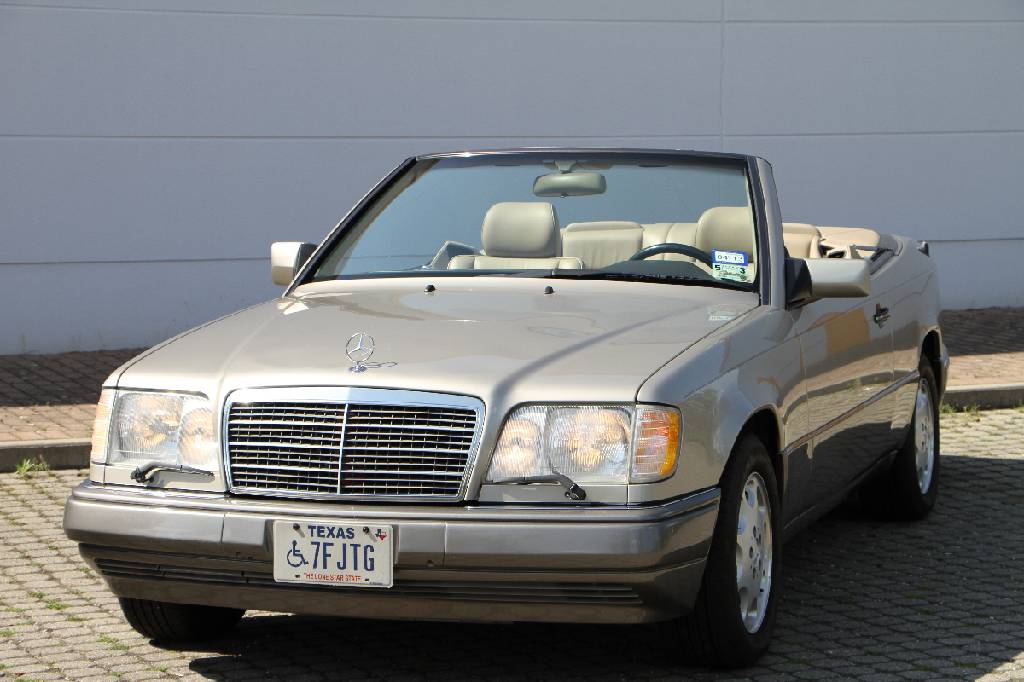 Detail i: Mercedes-Benz CE 320 W124, Fahrgestellnummer: WDBEA66E2SC281811, EZ 02/1996, aktuell noch US registriert, 2. Hand, Laufleistung ca. 132.827 miles, ...