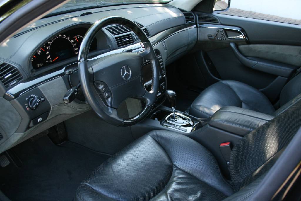 Detail b: Mercedes-Benz S 600 L W220, Fahrgestellnummer: WDB2201761A355310, EZ 03/2003, 2. Hand, Laufleistung ca. 185.000 km, 368 kW/ 500 PS, 12-Zylinder, ...
