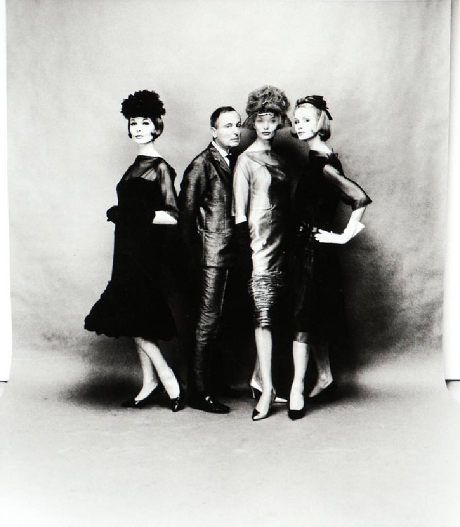 Franz Christian Gundlach, geb. 1926 Heinebach, Fashion Shot Hamburg, Modeschöpfer Heinz Schulze-Varell mit den Modellen Rita, Lissy und Eva, ...