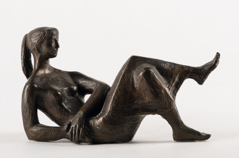Wilhelm Pfeiffer, 1918-1991, Träumendes Mädchen, Bronzeskulptur, sign., num. 106/199, ca. 11x17 cm