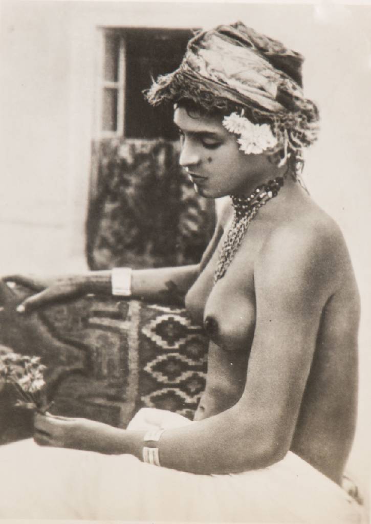 Rudolf Lehnert & Ernst Landrock, Bedouin Woman, Konvolut aus zwei Vintage Silbergelatine-Abzügen, um 1910, je 7,5x5,5 cm