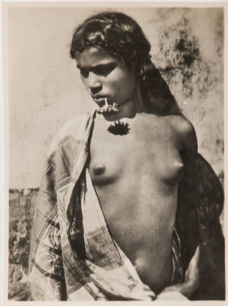 Detail a: Rudolf Lehnert & Ernst Landrock, Bedouin Woman, Konvolut aus zwei Vintage Silbergelatine-Abzügen, um 1910, je 7,5x5,5 cm