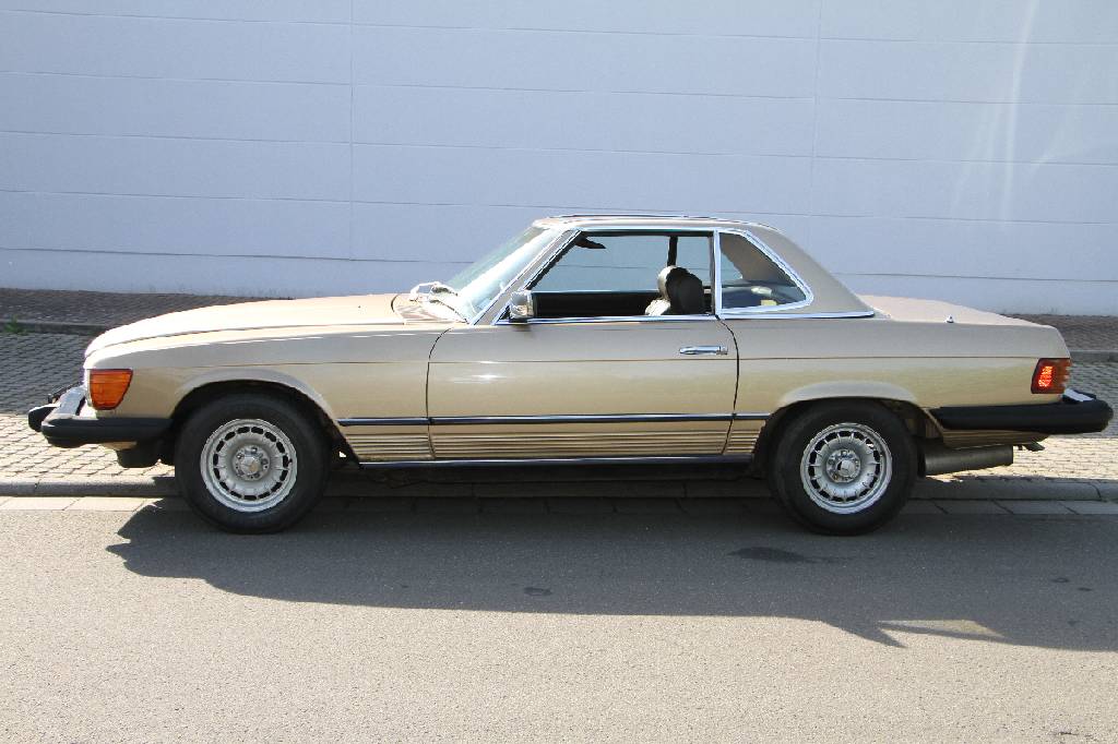Detail a: Mercedes-Benz 380 SL R107, Fahrgestellnummer: WDBBA45A0BB005591, BJ 1981, Laufleistung ca. 149.000 miles, nach Vollabnahme H-zulassungsfähig, 114 ...