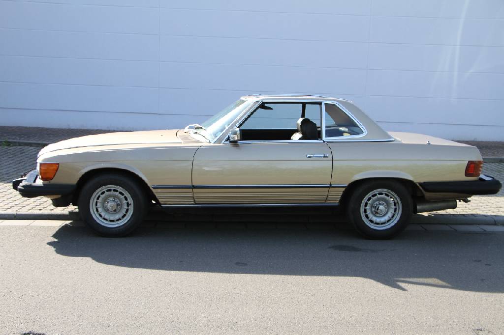Detail e: Mercedes-Benz 380 SL R107, Fahrgestellnummer: WDBBA45A0BB005591, BJ 1981, Laufleistung ca. 149.000 miles, nach Vollabnahme H-zulassungsfähig, 114 ...