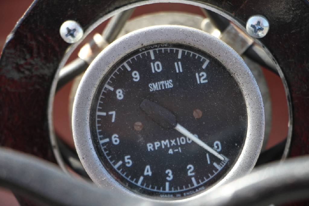 Detail f: Bultaco Cemoto 125 Rennmaschine, Motornummer: M-600478-6, BJ ca. 1965, laut Einlieferer 1. Hand, ca. 30 PS, 1-Zylinder, wassergekühlt, silber/rot, ...