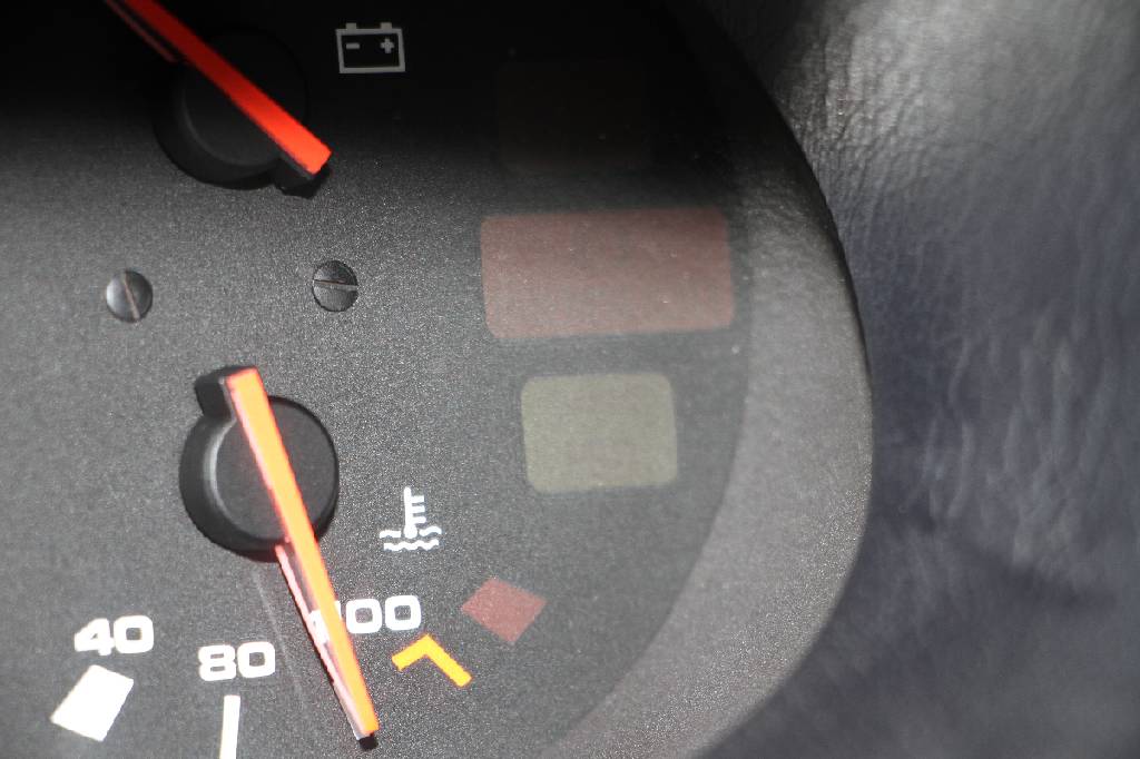 Detail g: Porsche 928 GT, Fahrgestellnummer: WPOZZZ92ZLS840698, EZ 11/1989, 3. Hand, Laufleistung ca. 154.000 km, 243 kW/ 330 PS, 8-Zylinder, 5-Gang ...