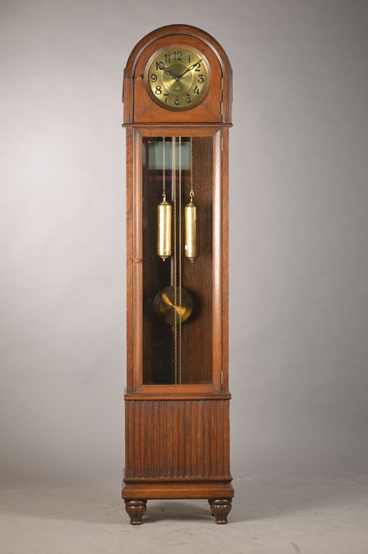 Standuhr mit Viertelstundenschlag, Uhrenmanufaktur Schlenker Grusen in Schwenningen, um 1925, Holzgehäuse mit Perlleistendekor, facett. verglast, ...