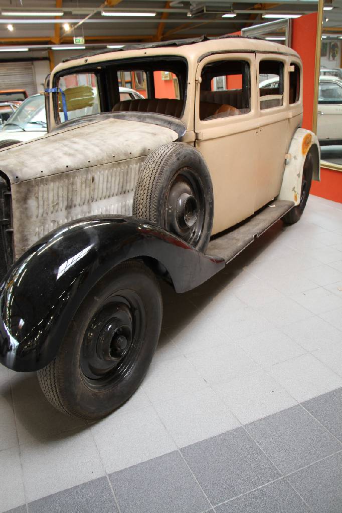 Detail a: Daimler Benz 230 Pullman, Fahrgestellnummer: 153761, BJ 1936, Laufleistung unbekannt, nach Restaurierung H-zulassungsfähig, ca. 40 kW/ 55 PS, ...