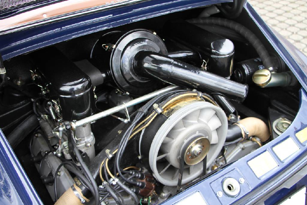 Detail e: Porsche 911 2.0, Fahrgestellnummer: 301307, BJ 1965, Laufleistung ca. 677 miles abgelesen, H-Zulassung, 95 kW/ 129 PS, 6- Zylinder, 5-Gang ...