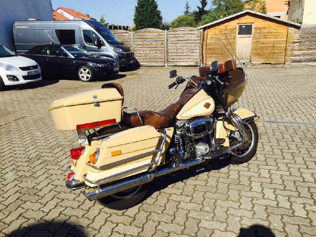 Detail a: Harley-Davidson FLT Tour Glide, Fahrgestellnummer: 1HD1DBK10C4502330, EZ 10/1983, 3. Hand, Laufleistung ca. 25.000 km, HU 07/2017, H-Zulassung, 49 ...