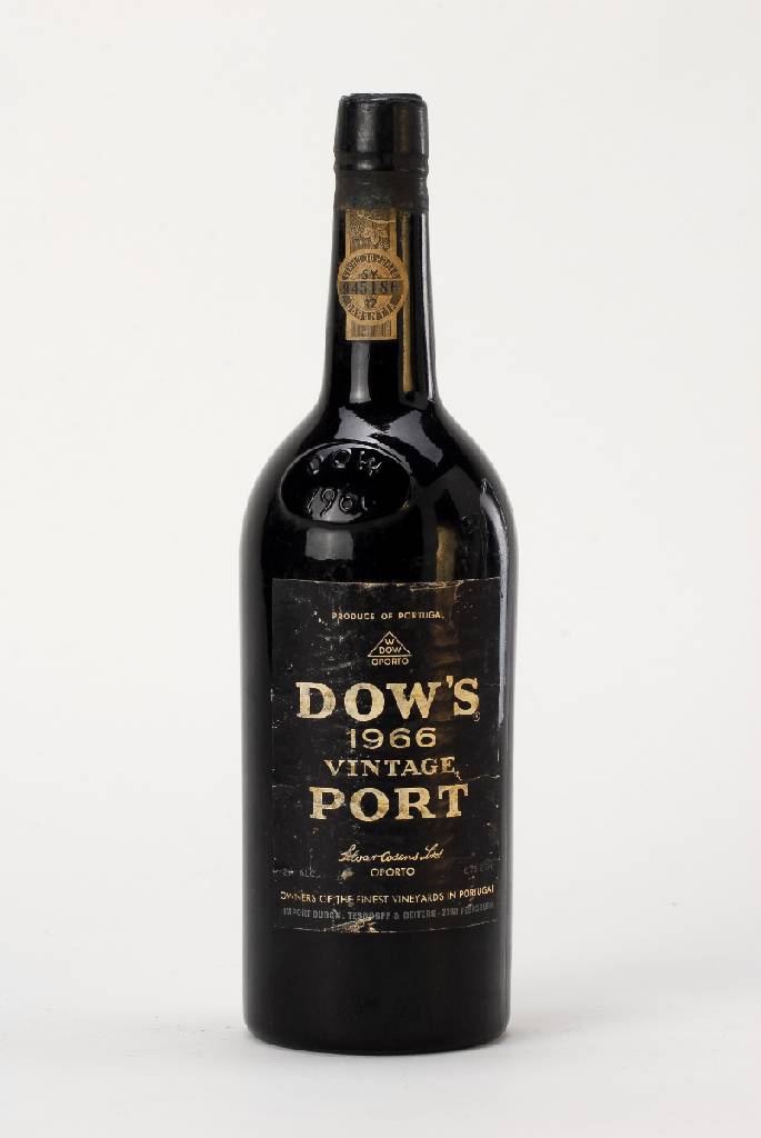 1 Flasche 1966 Niepoort Colheita Port, ca. 75 cl, Füllstand: ca. top shoulder, 21,2 %Vol., 1978 in die Flasche abgefüllt, unverkostet, guter ...