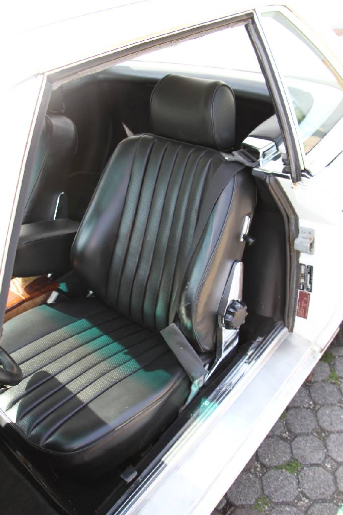 Detail c: Mercedes-Benz 560 SL R107, Fahrgestellnummer: WDBBA48D1HA066971, BJ 1987, Laufleistung ca. 94.681 miles abgelesen, H-zulassungsfähig, 170kW/ 231 PS, ...