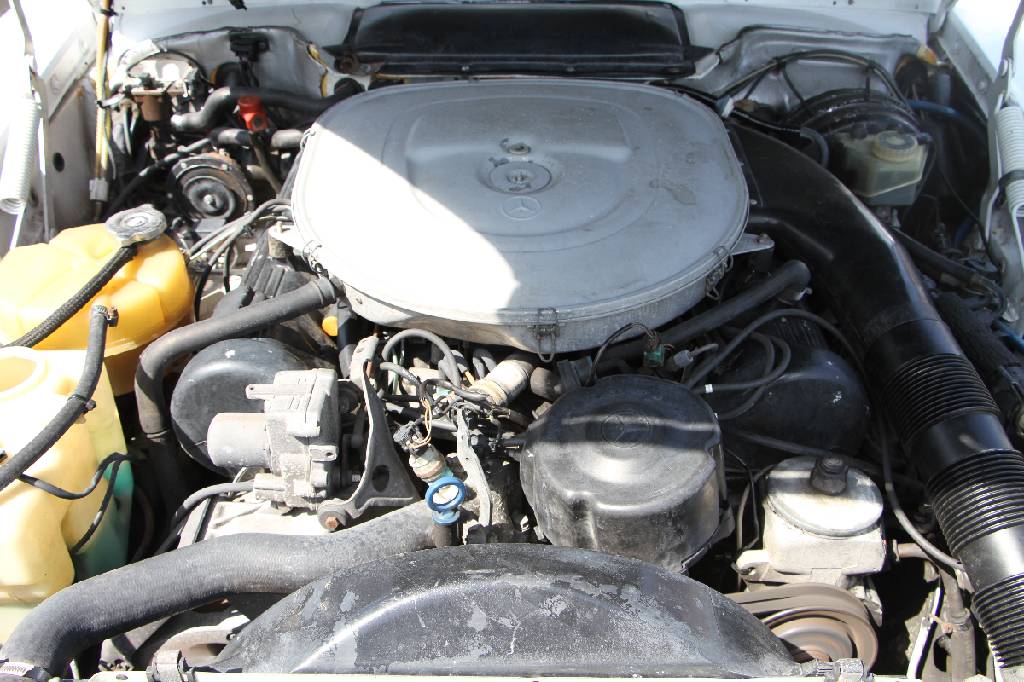 Detail d: Mercedes-Benz 560 SL R107, Fahrgestellnummer: WDBBA48D1HA066971, BJ 1987, Laufleistung ca. 94.681 miles abgelesen, H-zulassungsfähig, 170kW/ 231 PS, ...