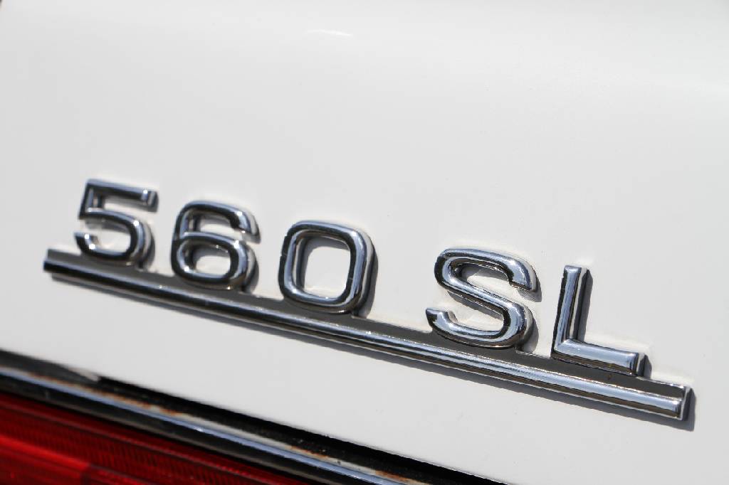 Detail f: Mercedes-Benz 560 SL R107, Fahrgestellnummer: WDBBA48D1HA066971, BJ 1987, Laufleistung ca. 94.681 miles abgelesen, H-zulassungsfähig, 170kW/ 231 PS, ...