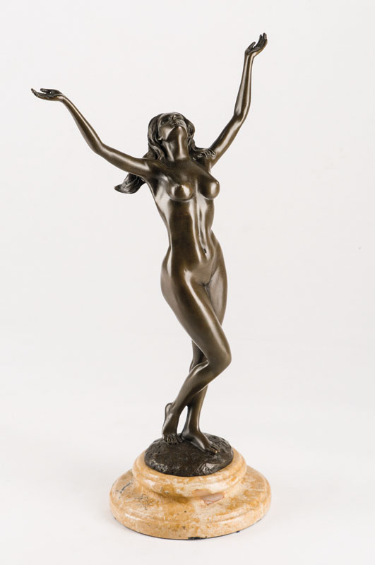 Ray Mondo, Bildhauer 20Jh., weiblicher Akt mit ausgebreiteten Armen, Bronzeskulptur auf Marmorsockel, sign., H. 36,5 cm