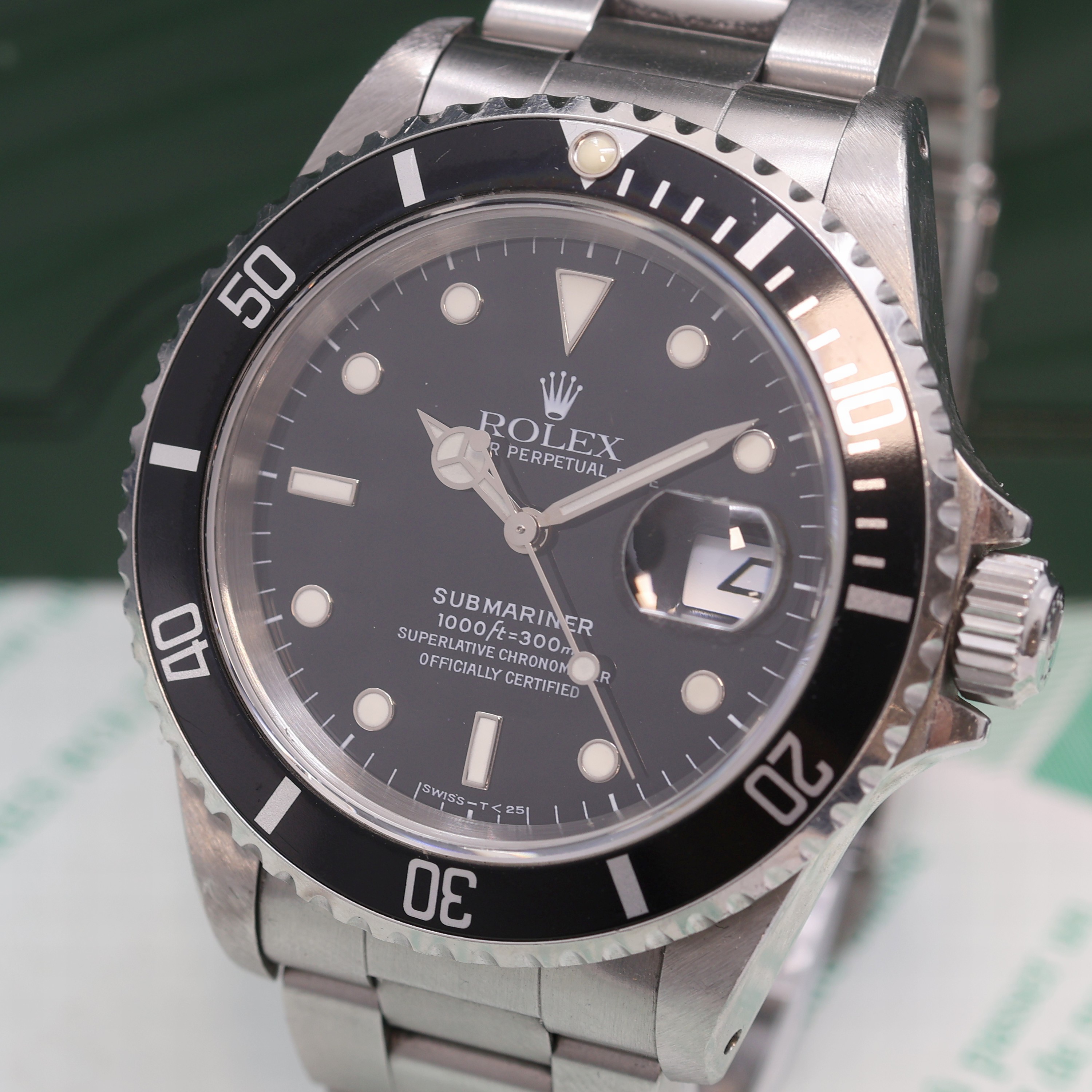 Detail a: ROLEX Herrenarmbanduhr Oyster Perpetual Date Submariner Referenz 16610, Automatik, U- Serie, LC 100, Chronometer der Superlative in Edelstahl inkl. ...