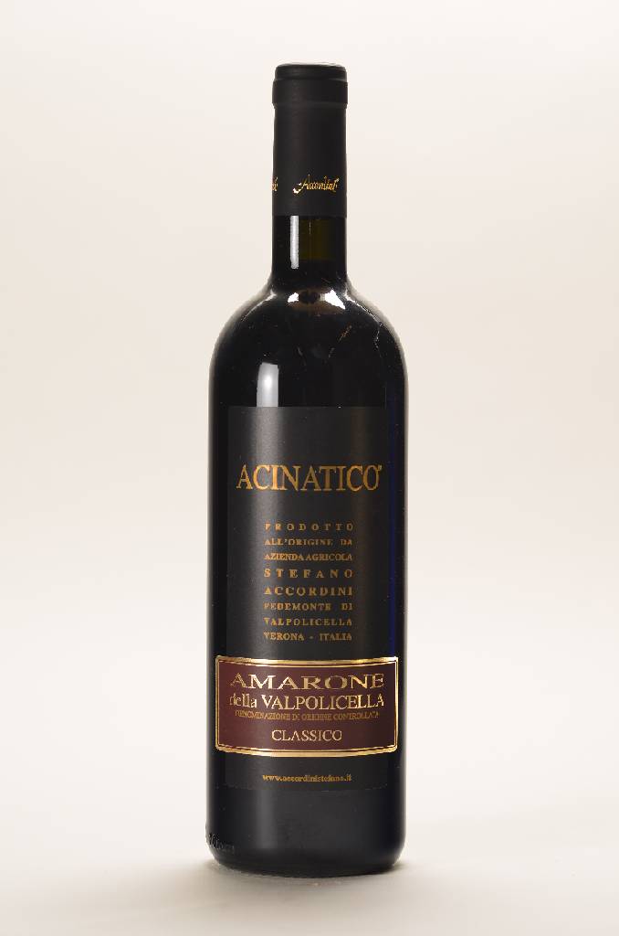 6 Flaschen 2000 Acinatico Amarone della Valpolicella, je ca. 75 cl, 16% Vol., Füllstände: top shoulder und into neck, unverkostet, sehr guter ...