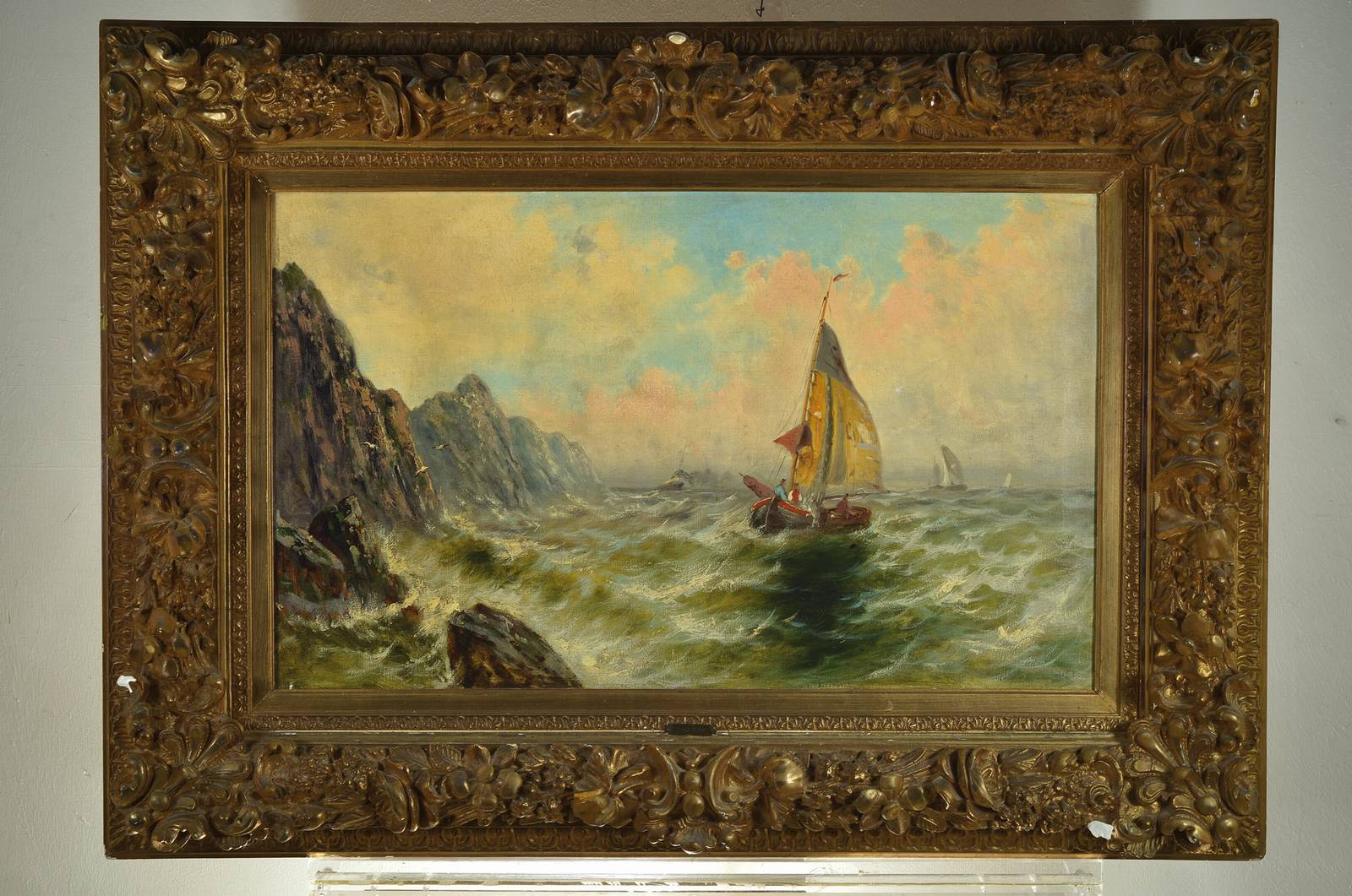 Detail b: Umkreis William Delmar, 1823-56, Segelboote auf stürmischer See vor Felsenküste mit Möwen, Personenstaffage, Öl/Lwd, unsigniert, auf Schildchen ...