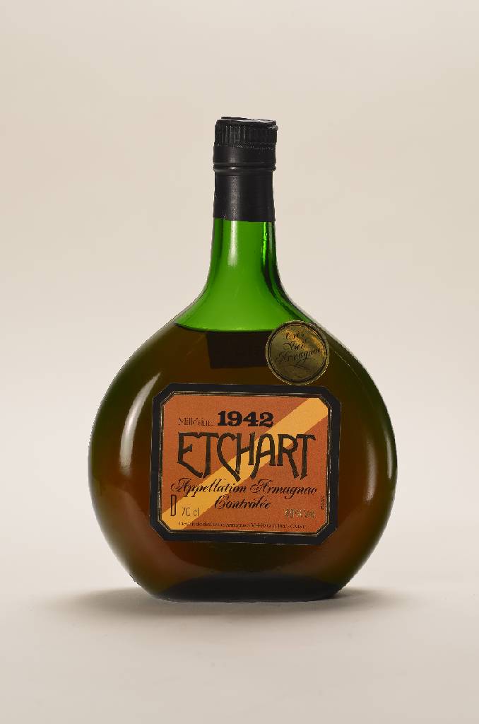 1 Flasche 1942 Armagnac Etchart, 40 % Vol., ca. 70 cl, Abstand zwischen Kapsel und Armagnac ca. 5 cm, unverkostet, Kapsel seitlich min. besch, ...