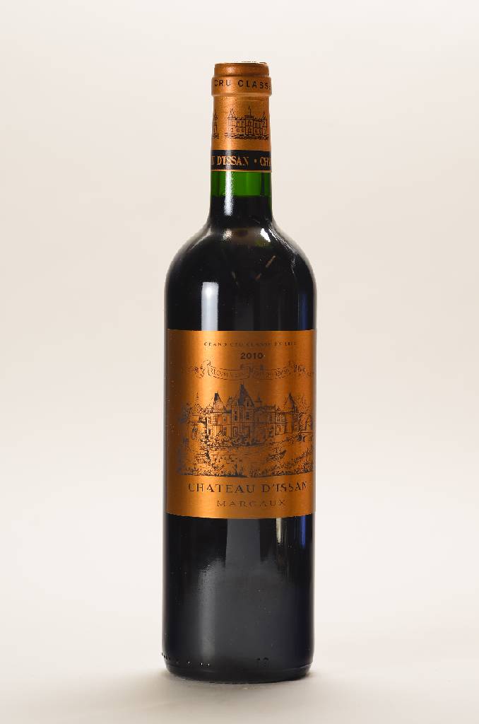 12 Flaschen 2010 Chateau D´Issan, Margaux, ca. 75 cl, 13.5% Vol., Füllstände: into neck, unverkostet, sehr guter Erhaltungszustand, selten im ...