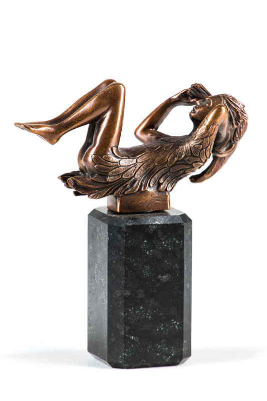 Ernst Fuchs, 1930-2015, Papageno, Bronzeskulptur auf schwarzem Marmorsockel, sign., num. 563/7500, Figur 7,5x14 cm, inkl. Sockel H. 16 cm