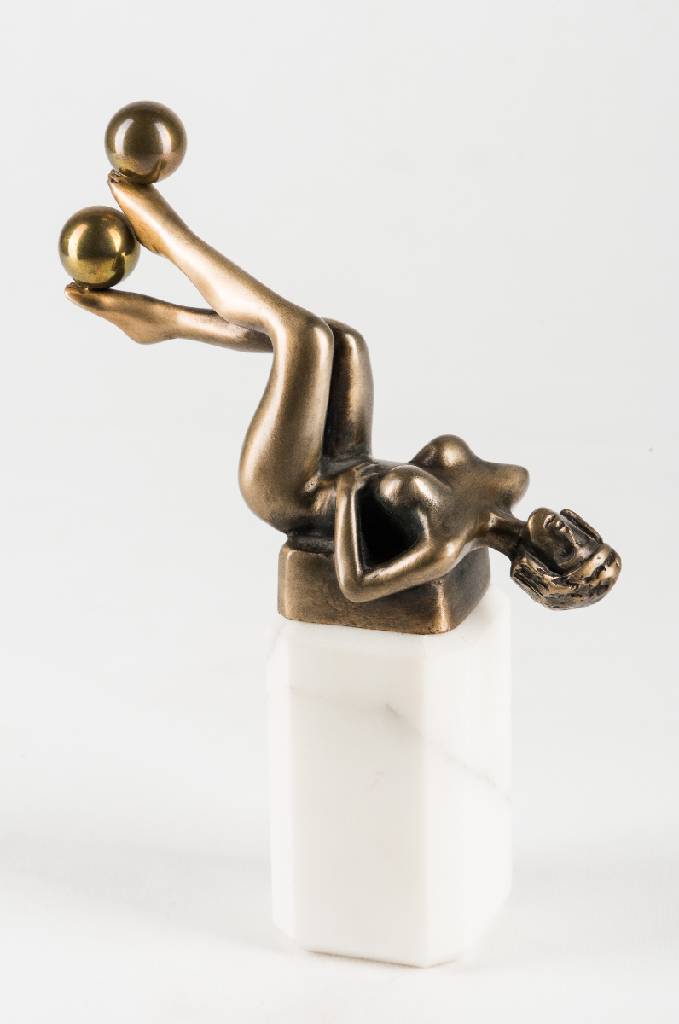Bernhard Paul, geb. 1947 Lilienfeld/ Österreich, Mitbegründer und Inhaber des Circus Roncalli, hier: Die Artistin meiner Träume, Bronzefigur auf ...