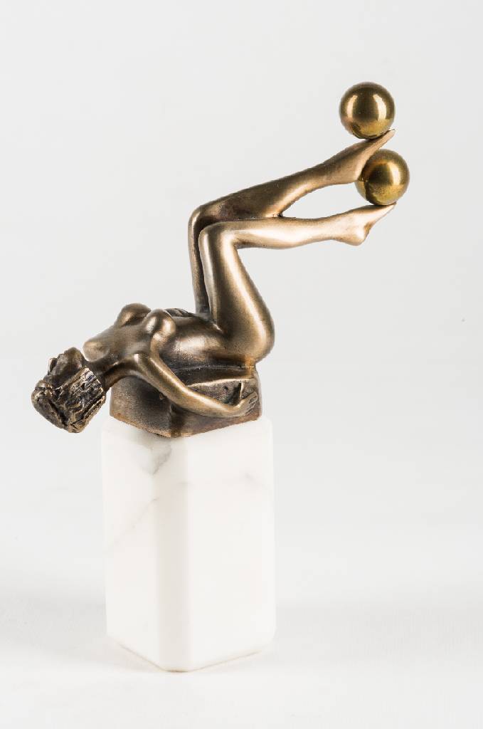 Detail b: Bernhard Paul, geb. 1947 Lilienfeld/ Österreich, Mitbegründer und Inhaber des Circus Roncalli, hier: Die Artistin meiner Träume, Bronzefigur auf ...