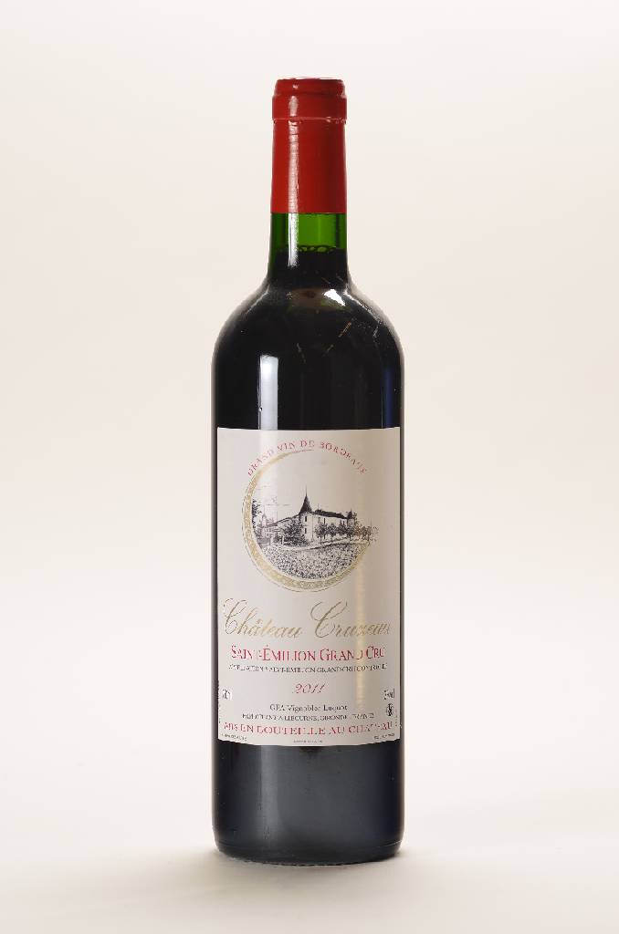 11 Flaschen 2011 Chateau Cruzeau, Saint -Emilion, Grand Cru, je. ca. 75 cl, 13 % Vol.,Füllstände: je. ca. into neck, unverkostet, sehr gute ...