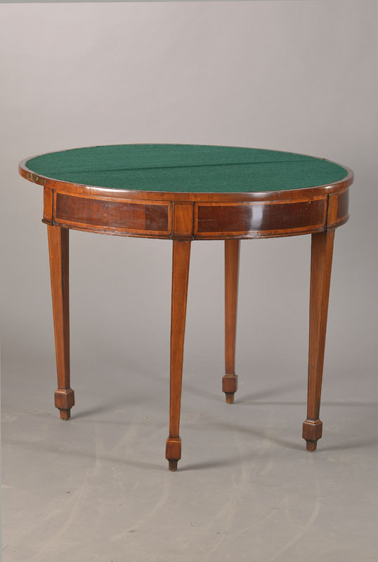 Konsoltisch im sog. Adam-Style, wohl England, um 1780/90, Mahagoni, stittypische Einlagen in Schleifen-, Girlanden- u. Fächermotivik, Platte mit ...