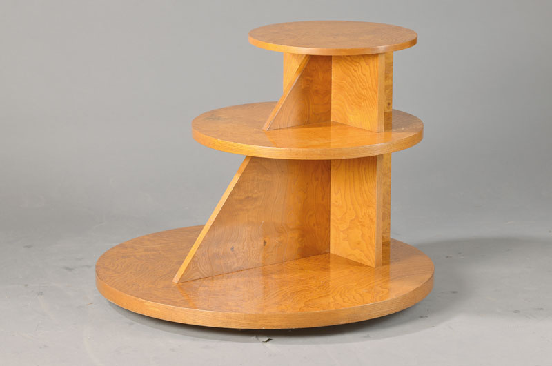 Ausgefallener Art-Deco-Beistelltisch in Eschemaserfurnier, im Art-Deco-Stil, 3 Etagen in konischer Abstufung, ca. 62x85x85 cm