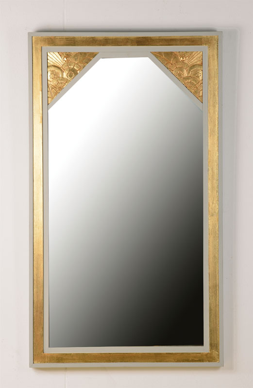 Trumeau / Art-Deco-Spiegel, Frankreich, um 1920/30, Mit fac. Spiegelglas u. abstrakt floraler Verzierung, z.T. goldgefaßt, ca. 120x69 cm