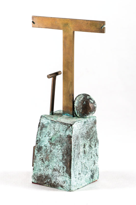 Detail a: Wolf Spitzer, geb. 1940, Wingert, Weinbau von Römer eingeführt, mit Schaufel, Wingertskreuz und Römerkopf, sign., grün patiniert, ca. 24x12 cm