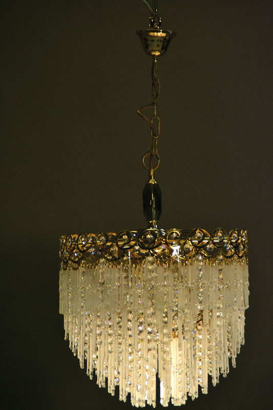 Detail a: Grosser imposante Kristall-u.Glasstablampe in klassizistischer Art der 20/30er Jahre, Spanien, Überaus reicher Behang aus mattierten Glasstäben, ...
