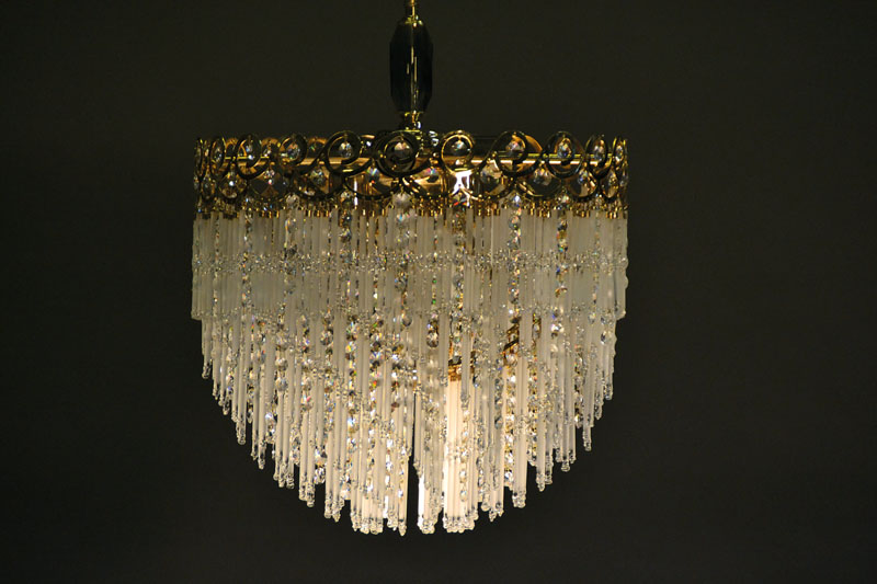 Detail b: Grosser imposante Kristall-u.Glasstablampe in klassizistischer Art der 20/30er Jahre, Spanien, Überaus reicher Behang aus mattierten Glasstäben, ...