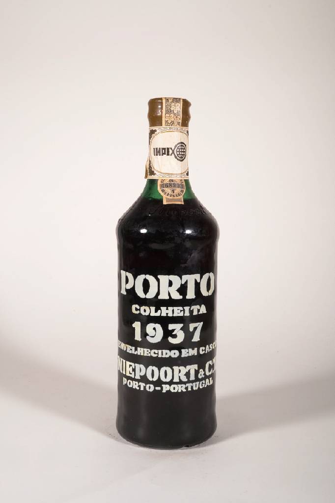 1 Flasche 1937 Niepoort Colheita, ca. 75 cl, 20,8 % Vol., Füllstand: ca. top shoulder, unverkostet, orig. Banderole diese unbeschädigt, Etikett ...