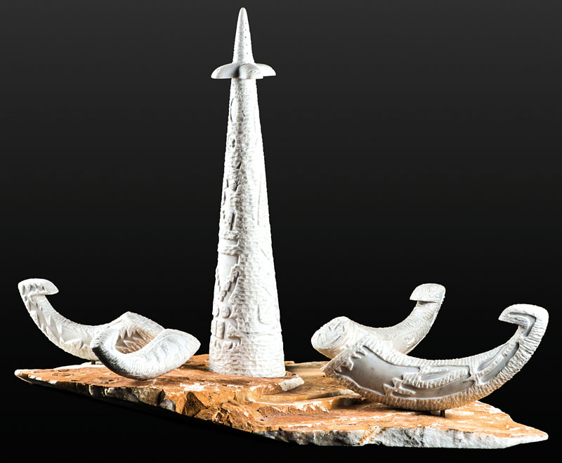 A.R. Penck & Frank Breitenbruch, Himmlische Stürzer, 6-teilige Skulptur aus schimmernden weißen Carrara-Marmor bestehend aus einer Stele (50cm), ...