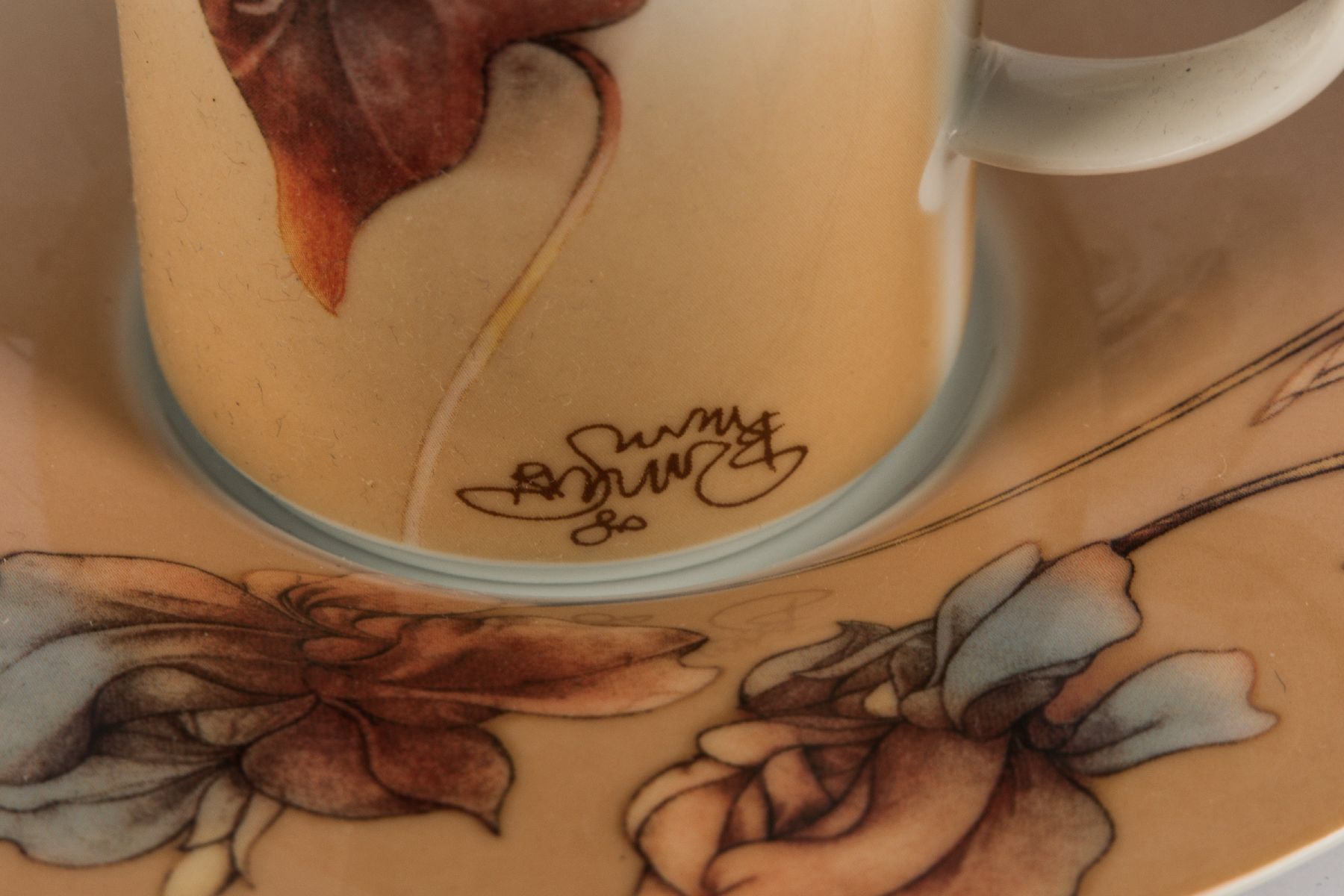 Detail b: Bruno Bruni, geb. 1935 Gradara, ansässig in Altona, Kaffeeservice für 7 Personen, Dekor: "Amore per i fiori", Porzellanmanufaktur Tettau ...