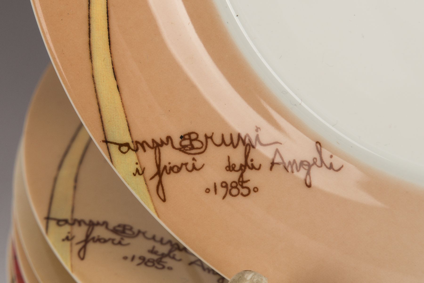Detail c: Bruno Bruni, geb. 1935 Gradara, ansässig in Altona, Kaffeeservice für 7 Personen, Dekor: "Amore per i fiori", Porzellanmanufaktur Tettau ...