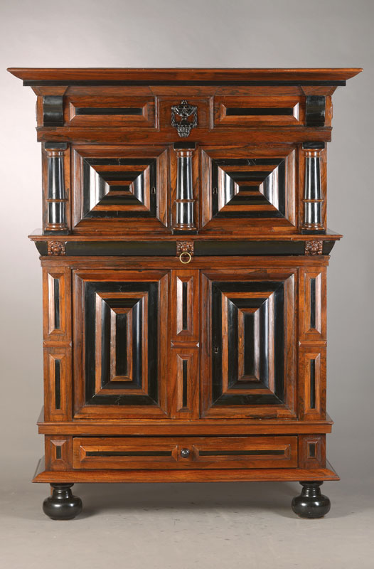 Aufsatzschrank, Holland, 18/19 Jahrhundert, wohl 1800, Palisanderfurnier auf Eichekorpus, 4-türig, frühe Form nach Vorbild von 1660, typische ...