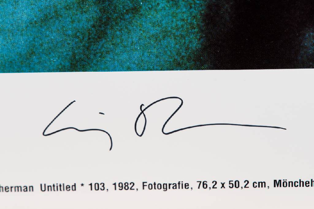 Detail a: Cindy Sherman, geb. 1954, Untitled 103, Mönchehaus Museum Goslar 1999, Farboffset auf dünnem Karton, Vorzugsausgabe ohne Schrift, handsign., ...