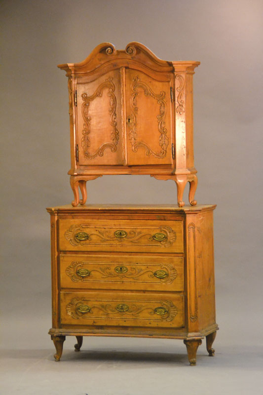 Kommode, wohl Raum Aachen-Lüttich, um 1770, Linde und Weichholz, Kommode mit Aufsatz nichtzusammengehörig, stilistisch passend, Kommode 3-schübig, ...