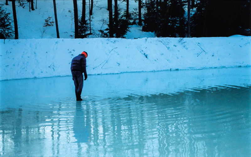 Peter Doig, geb. 1959, Farbfotografie, Fuji Crystal Archive Farbdigitalprint auf PE-Papier, aufgezogen auf eine Hartschaumplatte, verso auf ...