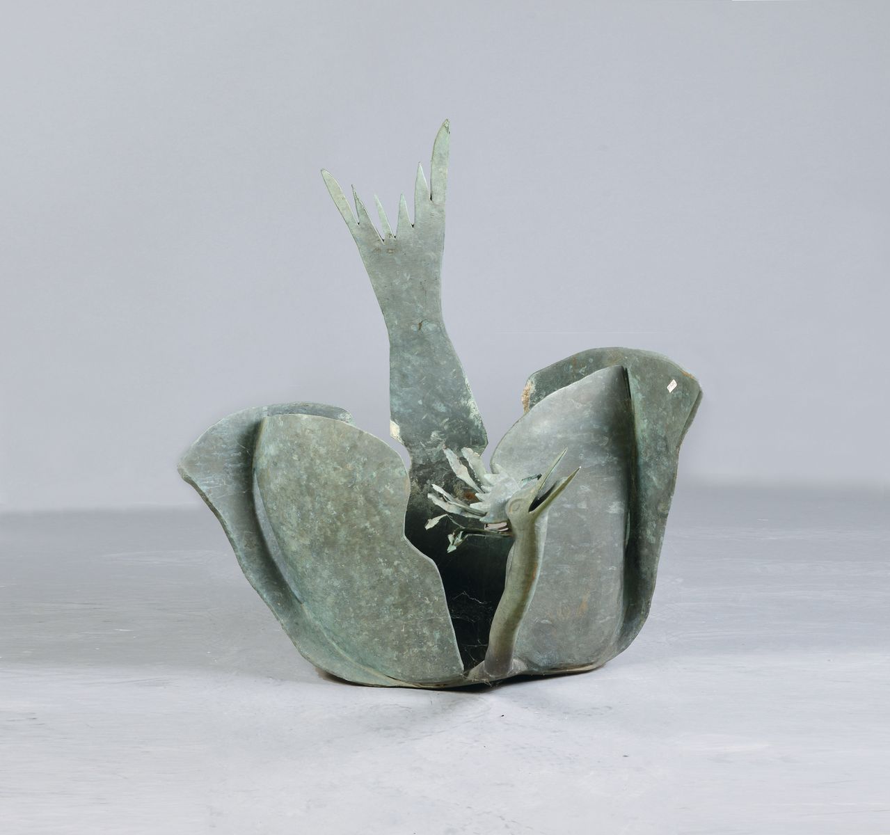 Gotthelf Schlotter, 1922-2007, Pfau, Bronzeskulptur, grüne Patina, signiert, ca. 85x76x58 cm