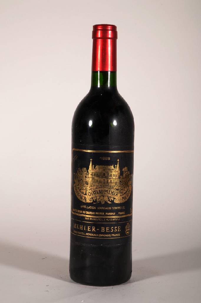 2 Flaschen 1985 Chateau Palmer, Margaux, je ca. 75 cl, Füllstand: je ca. into neck, unverkostet, sehr gute Erhaltungszustände, sammelwürdig, sehr ...