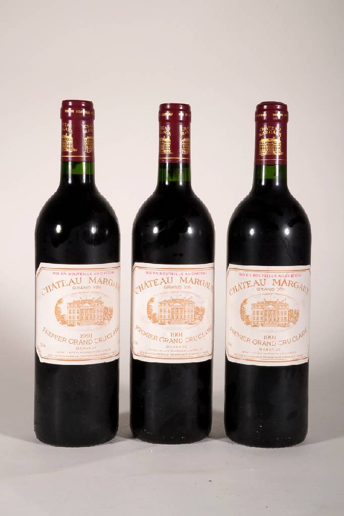 3 Flaschen 1991 Chateau Margaux, Premier Grand Cru Classe, je ca. 75 cl, 12,5 % Vol., Füllstand: je ca. into neck, unverkostet, sehr gute ...
