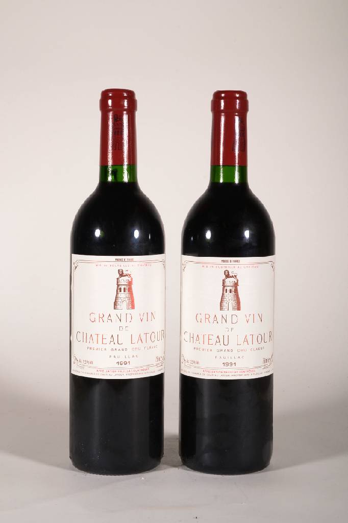 2 Flaschen 1991 Chateau Latour, Pauillac, je ca. 75 cl, 12,5 % Vol., Füllstand: je ca. into neck, unverkostet, sehrgute Erhaltungszustände, in ...